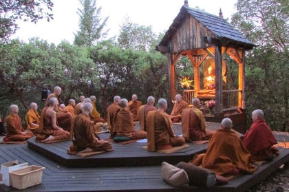 Tự tứ: Thỉnh cầu đại chúng chỉ lỗi với lòng biết ơn vui vẻ